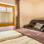 Urbangut Farm stay *