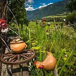Urbangut Farm stay *